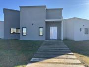 Venta casa 4 ambientes Barrio San Felipe,Canning