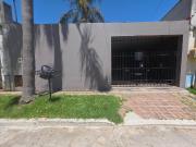 Venta casa 4 ambientes con cochera en Bernal Oeste