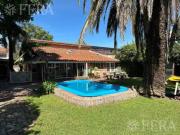 Venta casa 4 ambientes con cochera y fondo libre con...