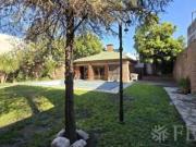 Venta casa 4 ambientes con cochera y piscina en Wilde
