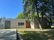 Venta casa 4 ambientes con galeria techada y parrilla...