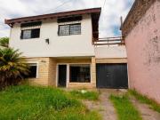 VENTA CASA 4 AMBIENTES CON GARAGE+ JARDIN + PATIO