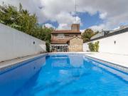 Venta casa 4 ambientes con jardín y piscina en Morón