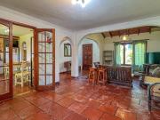 VENTA CASA 4 AMBIENTES CON PARQUE APTA CREDITO