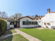 VENTA CASA 4 AMBIENTES CON PARQUE EN CAMPANA
