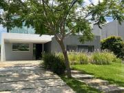 Venta. Casa 4 Ambientes, Dos plantas, Jardín, Pileta Los...