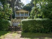 Venta casa 4 ambientes en Pinamar, zona Lasalle
