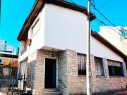 Venta Casa 4 ambientes en Ramos Mejía con cochera
