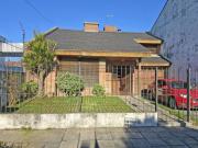 VENTA CASA 4 AMBIENTES EN VILLA ADELINA