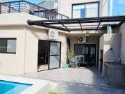 Venta casa 4 ambientes jardin pileta Flores