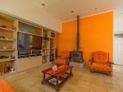 Venta Casa 4 ambientes Jardin Pileta Parrilla Cochera en...