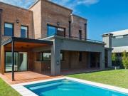 VENTA CASA 4 AMBIENTES NUEVO QUILMES