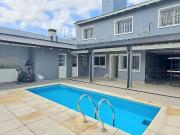 VENTA CASA 4 AMBIENTES PADUA PILETA COCHERA 2BAÑOS