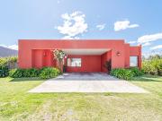 Venta Casa 4 Ambientes Parque con Piscina y Galeria con...