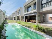 VENTA CASA 4 AMBIENTES PARQUE LELOIR C.CERRADO