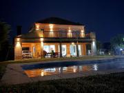 VENTA CASA 4 AMBIENTES PILAR DEL ESTE, PILETA