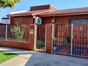 VENTA CASA 4 AMBIENTES QUINCHO Y GARAJE EN ZARATE