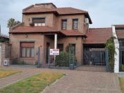 Venta casa 4 ambientes quincho/pileta en Cañuelas
