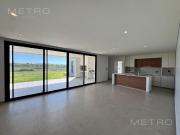 VENTA CASA 4 AMBIENTES VILLALOBOS HUDSON