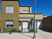VENTA CASA 4 DORM. B° S.JUAN BAUTISTA C/PILETA V.M