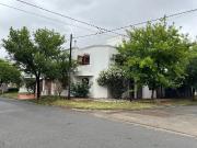 VENTA CASA 4 DORM CON PILETA NUEVO POETA LUGONES