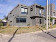 VENTA CASA 4 DORMITORIO BARRIO LA CAROLINA