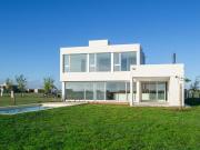 VENTA CASA 4 DORMITORIOS A ESTRENAR FRENTE SUR