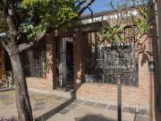 VENTA CASA 4 DORMITORIOS CON COCHERA EN Bº ALBERDI