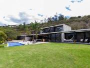 VENTA CASA 4 DORMITORIOS EN CUMBAYA SECTOR COLEGIO MENOR