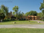 Venta Casa 4 Dormitorios en La Escondida Apto Crédito