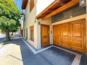 VENTA CASA 4 DORMITORIOS EN TANDIL CON JARDIN