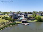 Venta Casa 4 Dormitorios La Diligencia con Muelle a la...