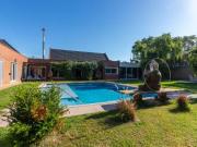 VENTA CASA 4 DORMITORIOS PILETA QUINCHO EN FISHERTON