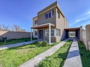 VENTA Casa 4 dormitorios, y cochera Garita 16, Funes....