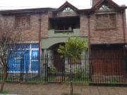 VENTA CASA 4 DORMITORIOS Y LOCAL A UNA CUADRA DE DINO...