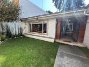 Venta Casa 4 Hbs. REMODELADA y con JARDÍN de 2 platas en...