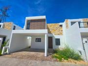 Venta Casa, 4 Recámaras,4.5 Baños en Temozón Norte,...