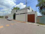 Venta casa 4 recamaras 7 baños con jardín y roof en...