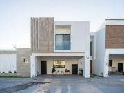 Venta Casa 4 Recamaras área Viñedos