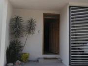 VENTA CASA 4 RECAMARAS EN ESQUINA FRENTE AREA VERDE...