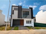 Venta casa 4 recámaras en valle imperial coto Castaño