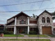 VENTA CASA 560m2cub 4 DORM 4BAÑOS PILETA B°MARQUES