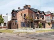 Venta casa 5 amb cochera y patio Permuta