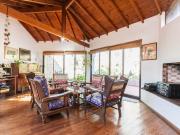 VENTA CASA 5 AMB CON JARDIN EN MARMOL