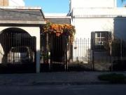 VENTA Casa 5 amb. con patio y cochera APTO PERMUTA!