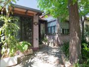 CASA 5 AMBIENTES EN VENTA EN MORON PILETA COCHERA