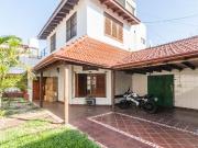 VENTA CASA 5 AMB. FONDO Y PARRILLA CREDITO LANUS