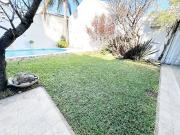 VENTA CASA 5 AMB PISCINA JARDIN COCHERA BERNAL