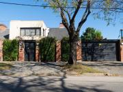 VENTA CASA 5 AMB QUILMES CON PILETA DOBLE LOTE