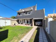 Venta Casa 5 ambientes 2 locales depto y pileta